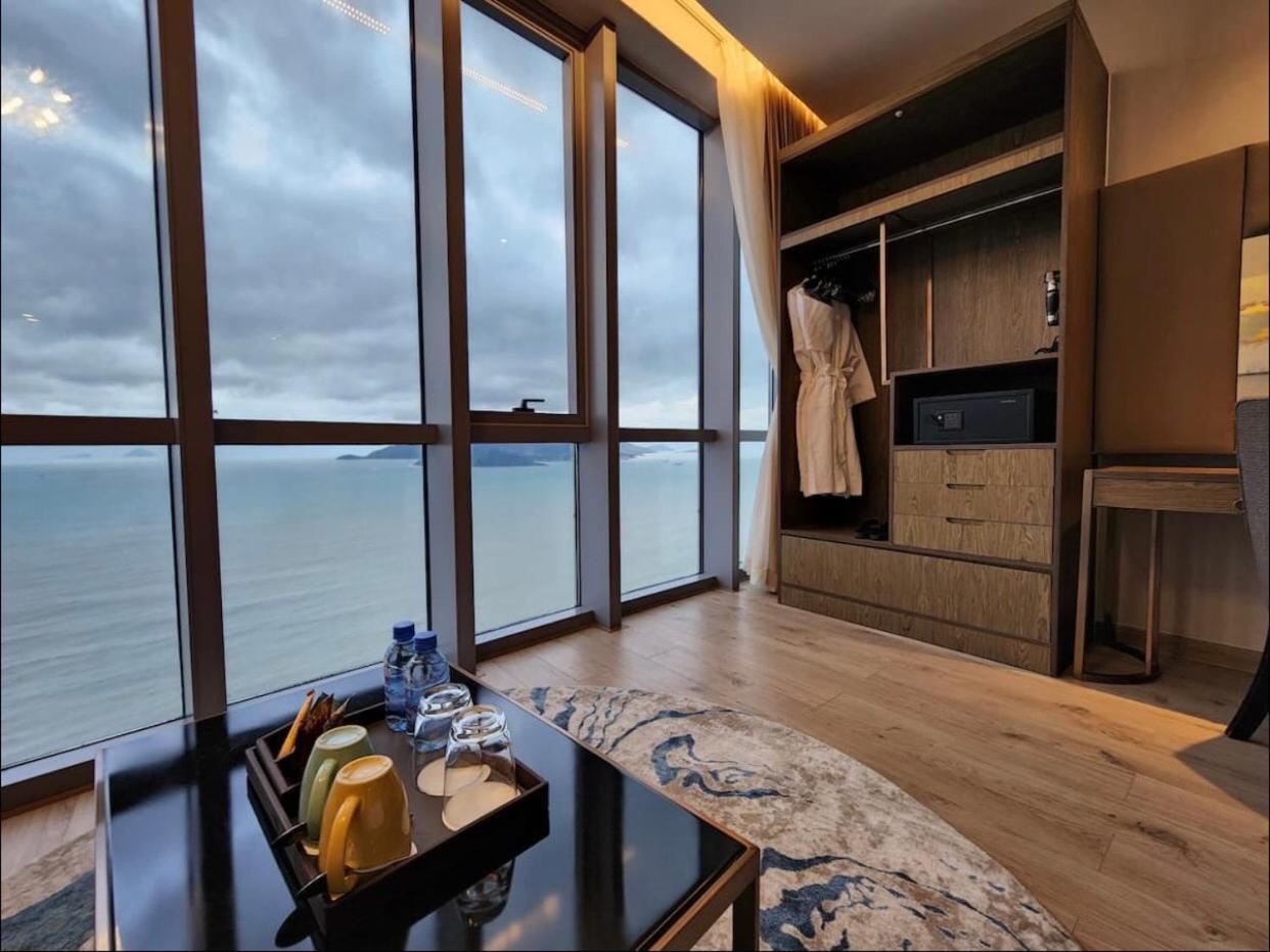 Oceanfront Panorama Residence Нячанг Экстерьер фото